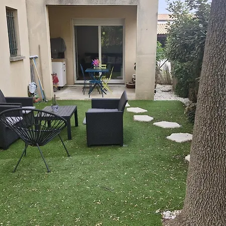 Apartment 3p In A With Swimming Pool