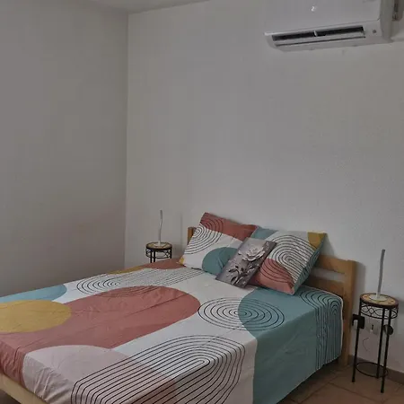 3p In A With Swimming Pool Apartment